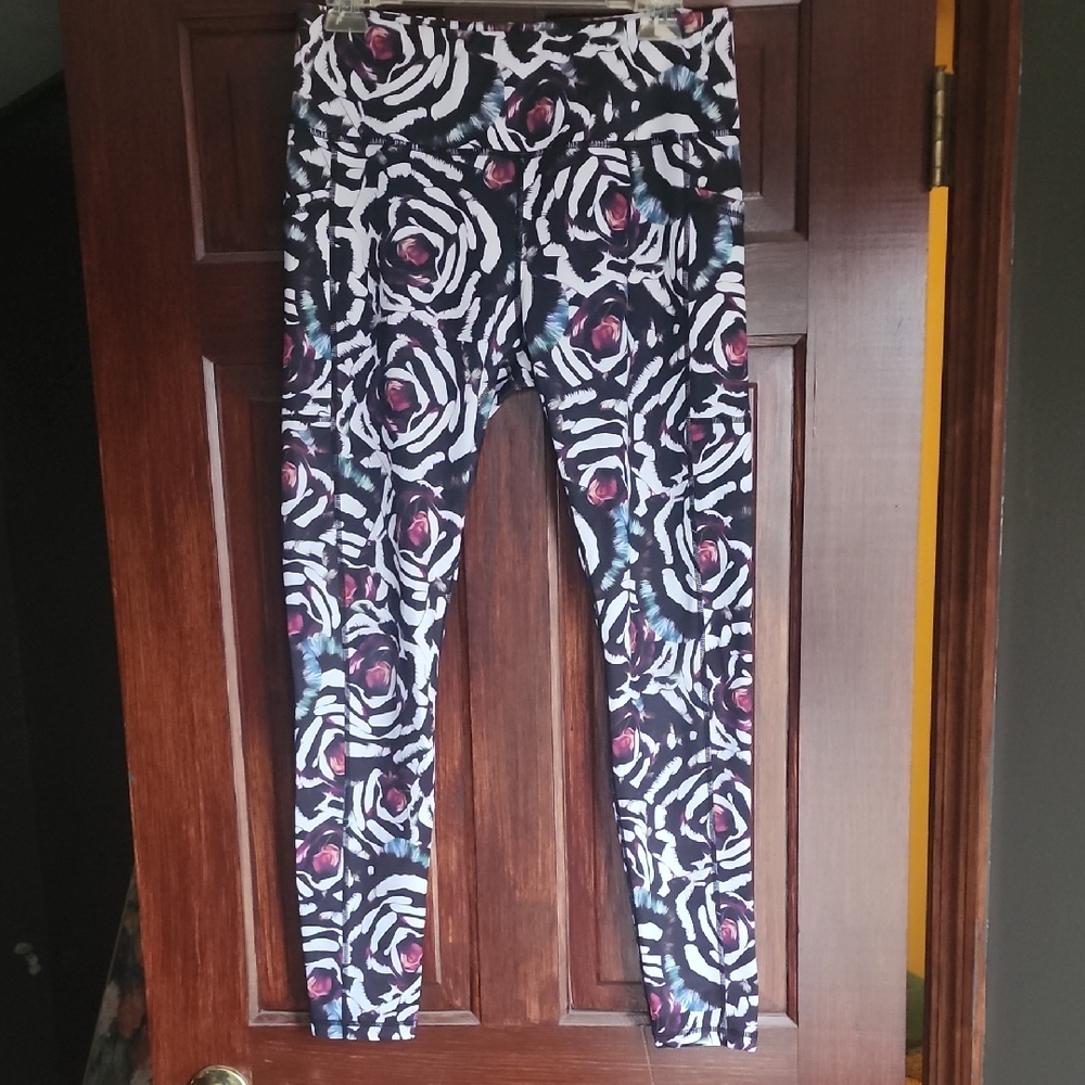 Constantly Varied Gear Women's Rose Pattern Leggings - Black and Pink